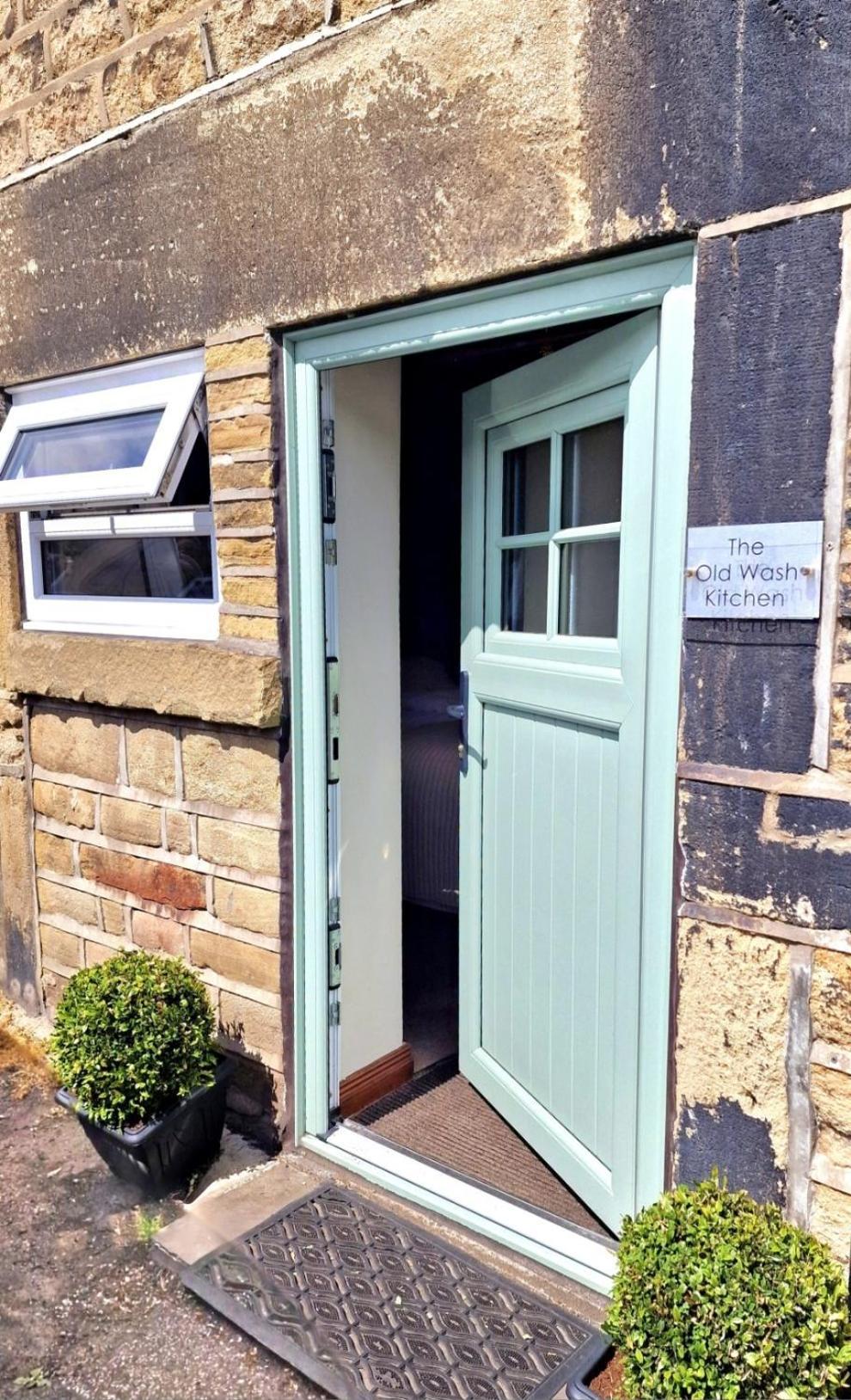 The Old Wash Kitchen - Charming Character Cottage In Holmfirth, Yorkshire 外观 照片